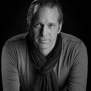 iconic live show and entertainment dragone