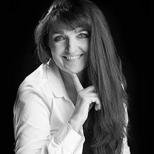 iconic live show and entertainment dragone