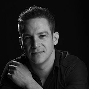 iconic live show and entertainment dragone